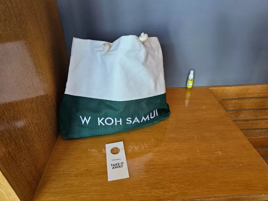 Geantă de plajă și repelent