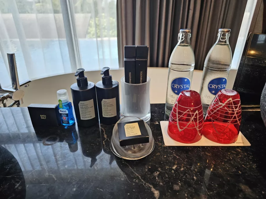 Apă și facilități în baie