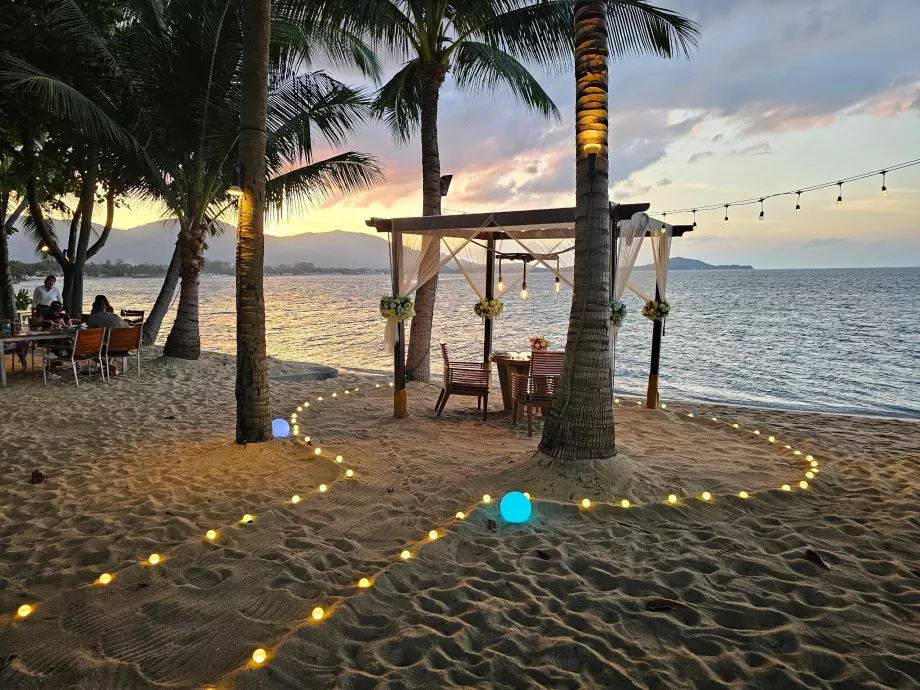 Locuri romantice (serviciu plătit)