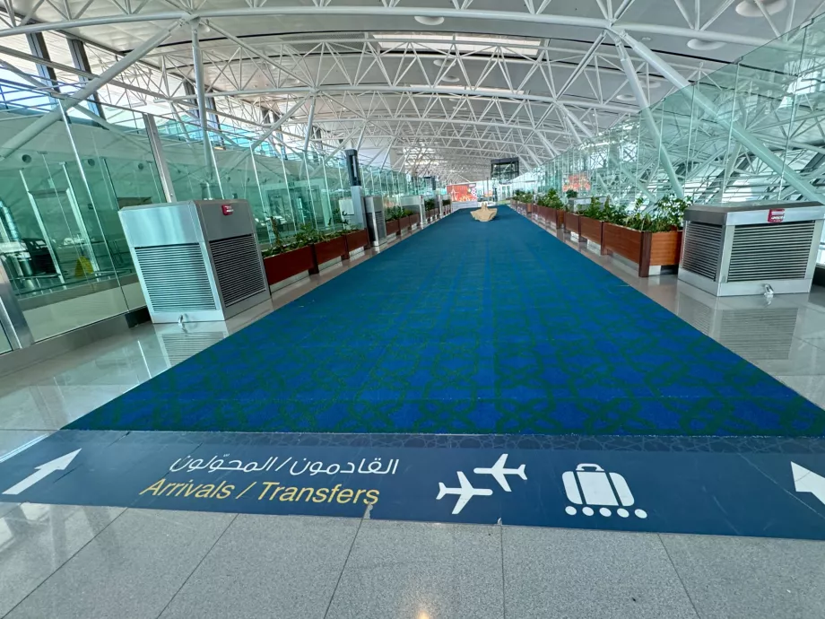 Sosiri și transferuri la Aeroportul Salalah SLL