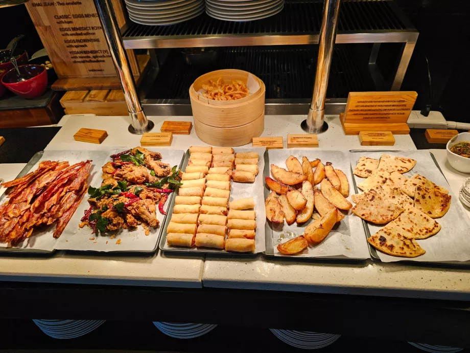 Mic dejun - bucătărie caldă