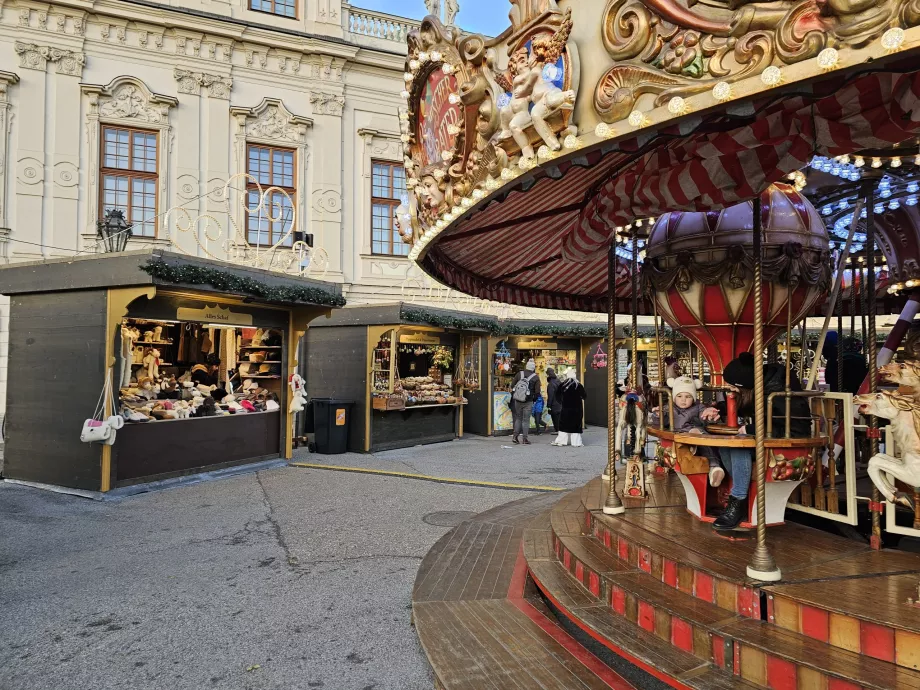Piețe în fața Oberes Belvedere