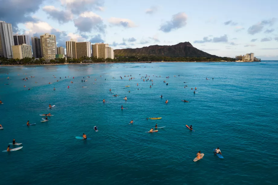 Surfing în Waikiki