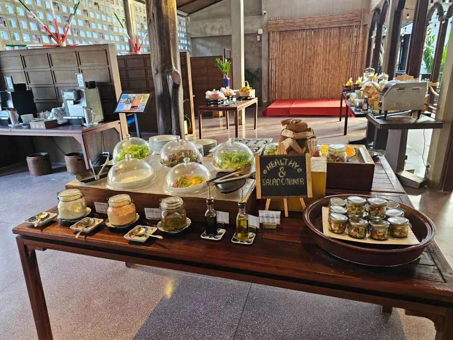 Mic dejun - colț sănătos și salată