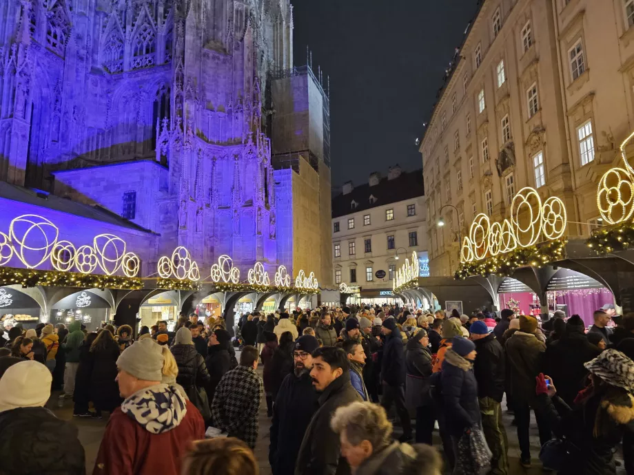 Piețe pe Stephansplatz