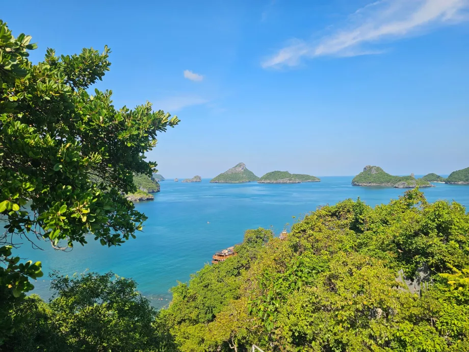 Vedere din lacul Emerald