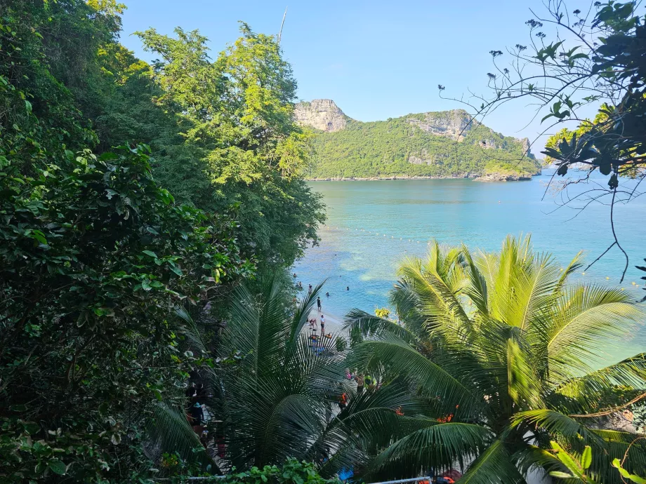 Vedere pe drumul spre lacul Emerald