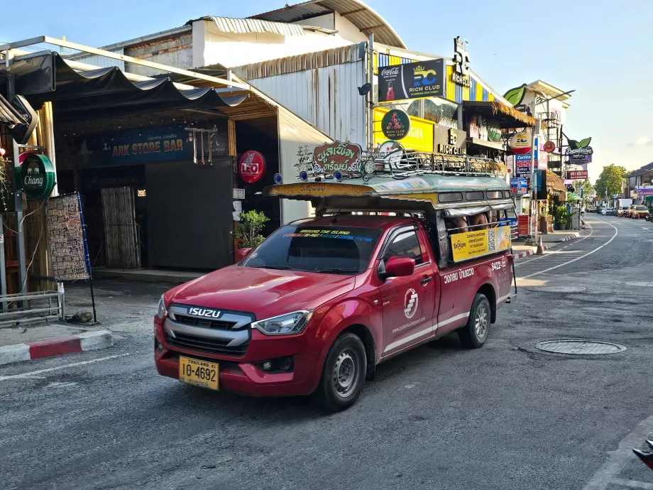 Songthaew pe Koh Samui