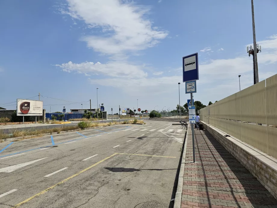 Oprire în direcția centrului pentru liniile 17 și 18
