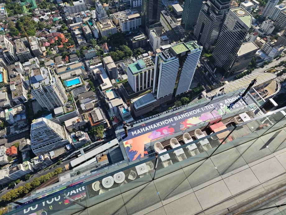 King Power Mahanakhon - leagăn