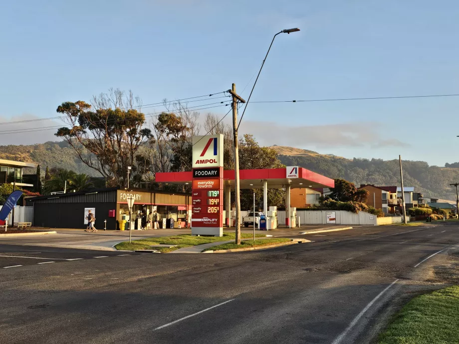 Stație de benzină în Apollo Bay