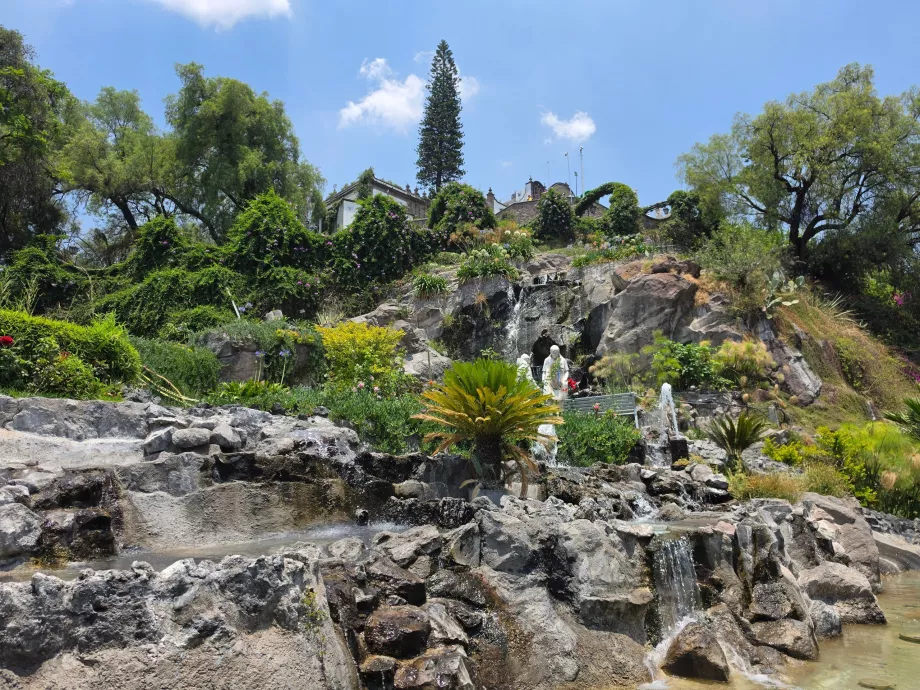 Vedere de jos asupra Cerro Tepeyac