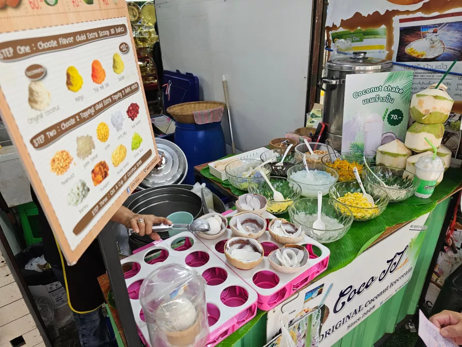 Chatuchak Market, înghețată de nucă de cocos