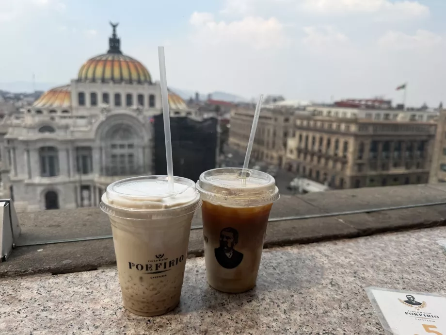 Vedere de la cafeneaua Finca do Porfirio