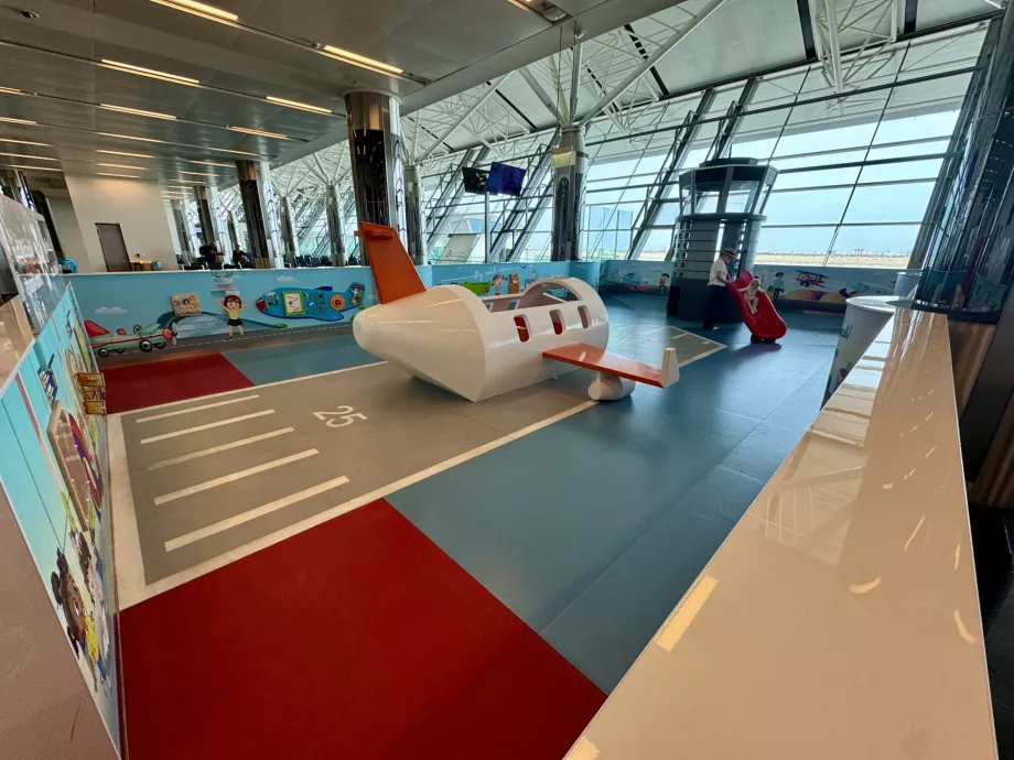 Colț pentru copii la aeroport