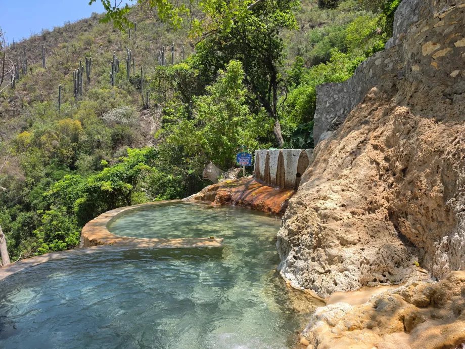 Piscine cu cascade Tolantongo