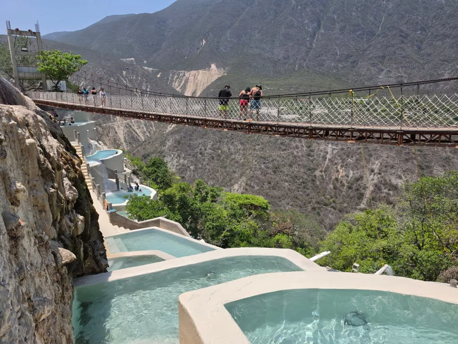 Piscine cu cascade Tolantongo