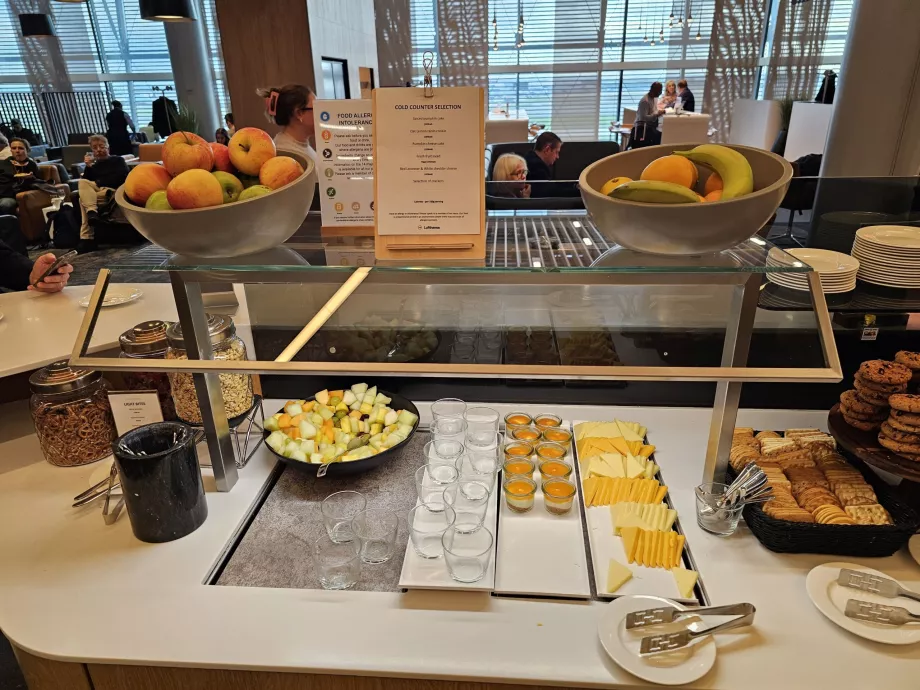 Dulciuri, fructe și brânză