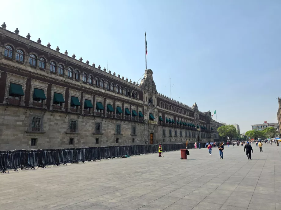 Piața Zócalo, Palatul Național