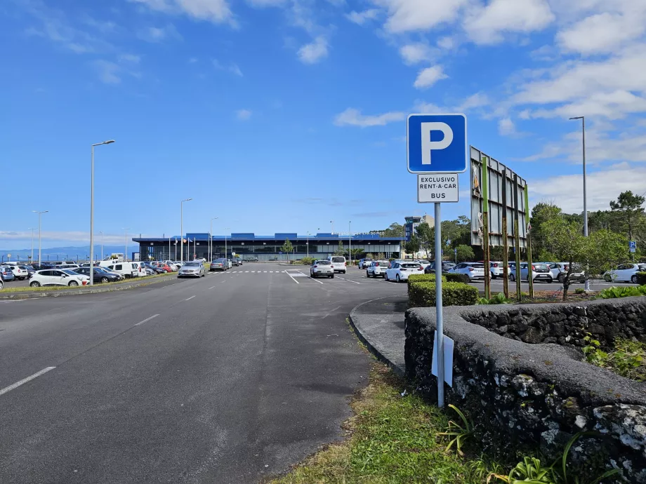 Parcare pentru închirierea mașinilor, Aeroportul Pico