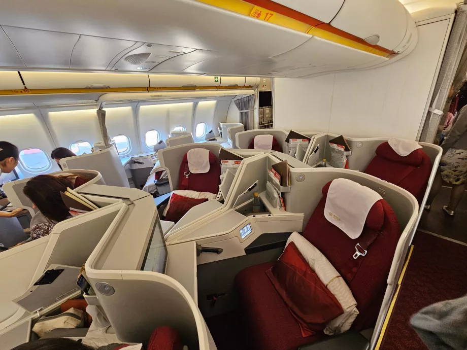 Pereche de scaune în mijloc