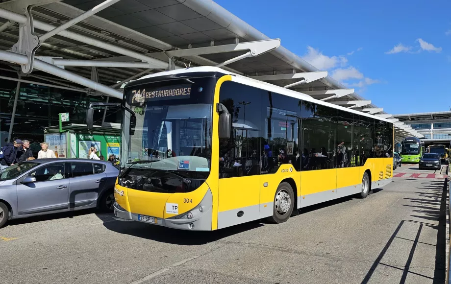 Autobuz urban către centrul Lisabonei