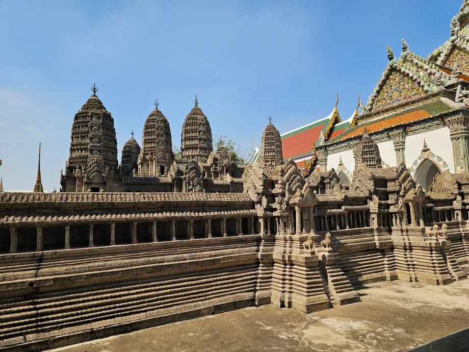 Modelul Angkor Wat
