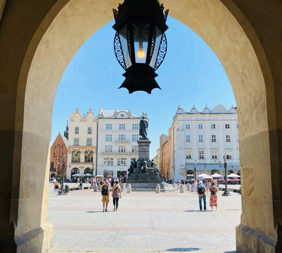 Monumentul lui A. Mickiewicz