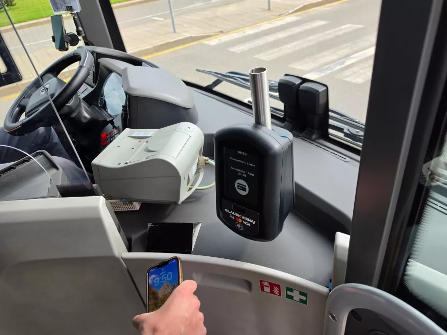 Plata cu cardul în autobuz