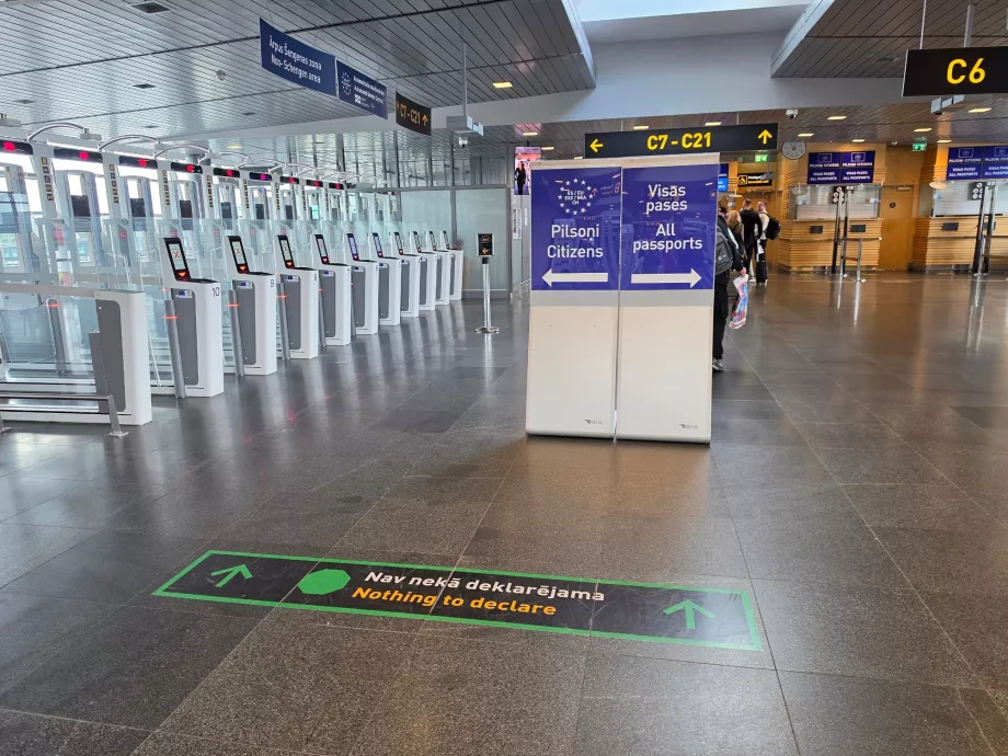 Controlul pașapoartelor pentru zborurile în afara spațiului Schengen