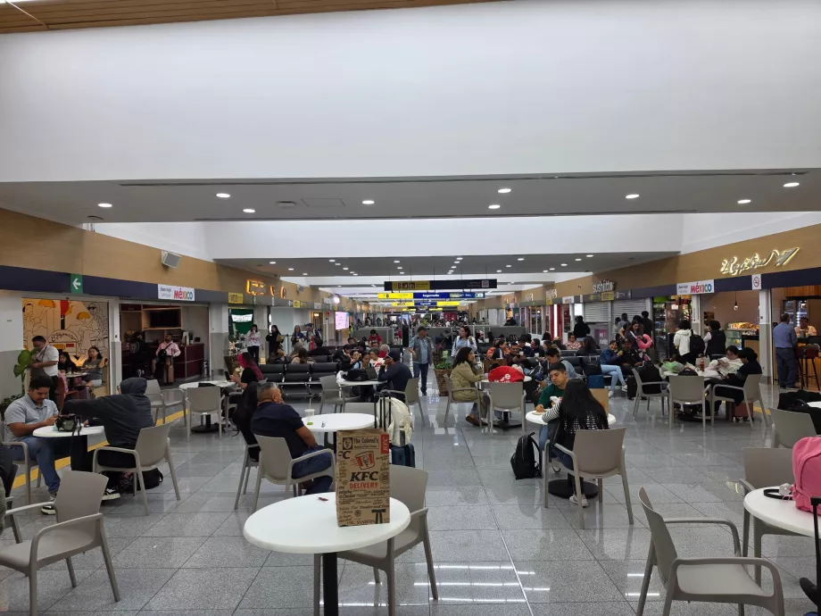 Food Court, zona de tranzit, Terminalul 1