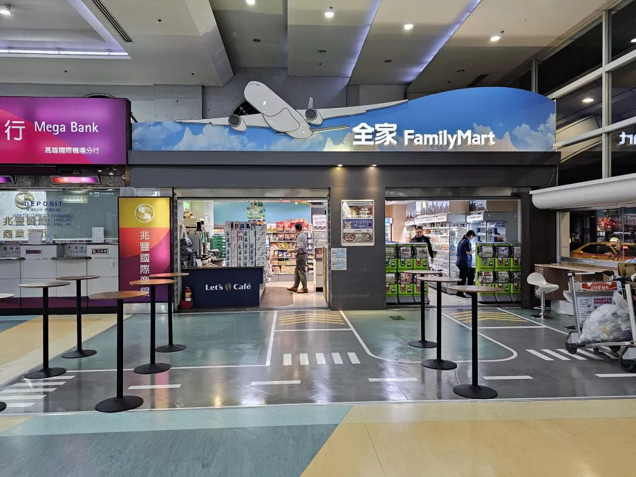 FamilyMart, Aeroportul Kaohsiung
