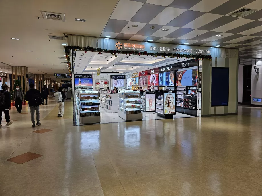 Magazine în zona de tranzit a aeroportului Penghu