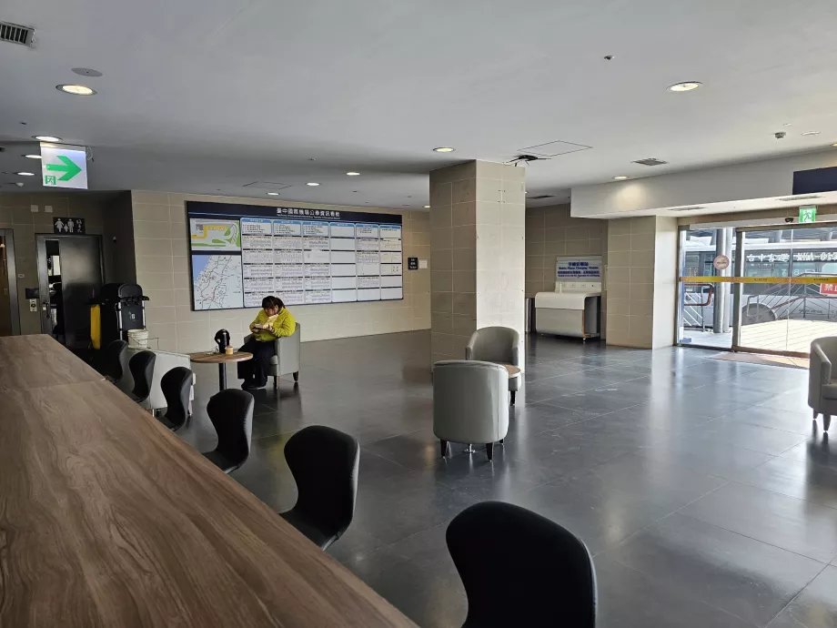 Sala de așteptare a autobuzelor, Aeroportul Taichung