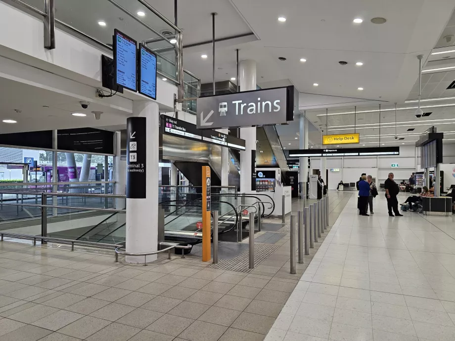 Intrarea în gară de la terminalele T2 și T3
