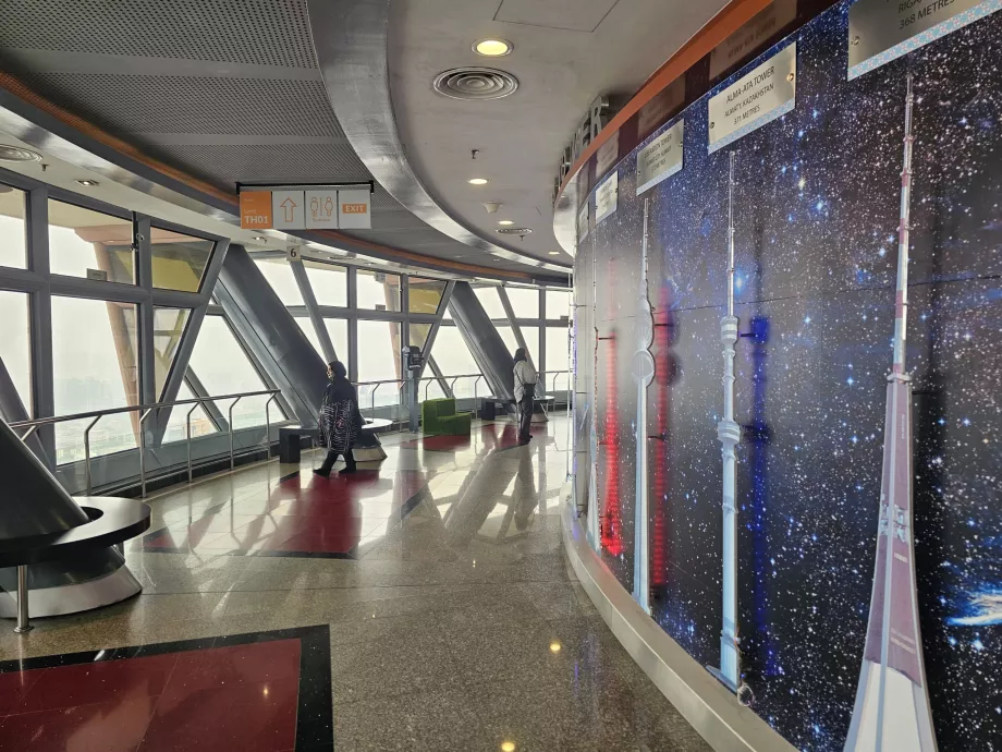 Terasa de observație interioară Menara
