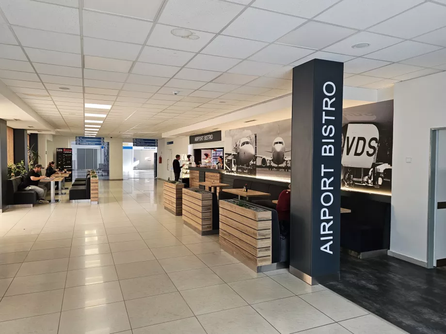 Restaurant în zona publică