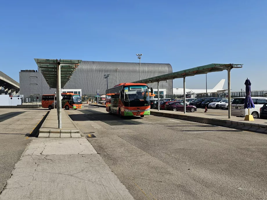 Oprire gratuită a autobuzelor de transfer către hoteluri importante