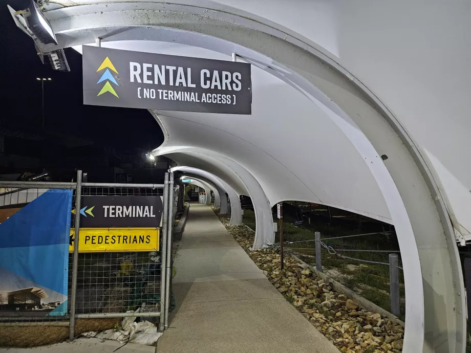 Pasarela pentru închirieri auto de la Aeroportul Newcastle