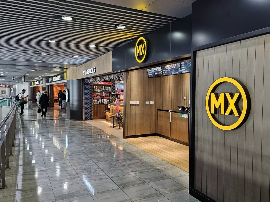 Fast-food în zona publică, sala de plecări