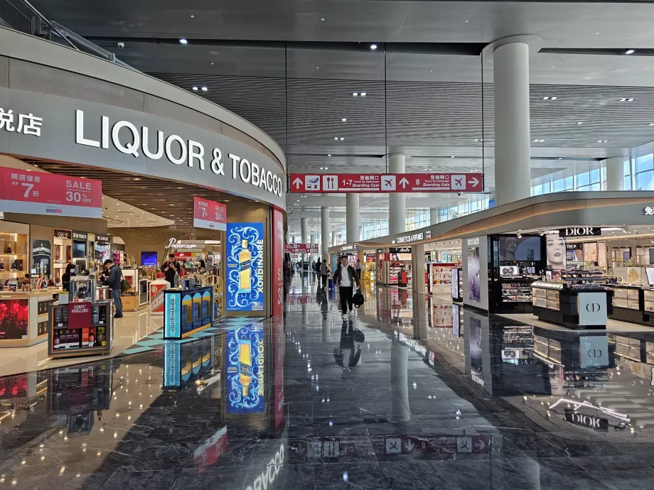 Magazine în zona de tranzit, Aeroportul Macao