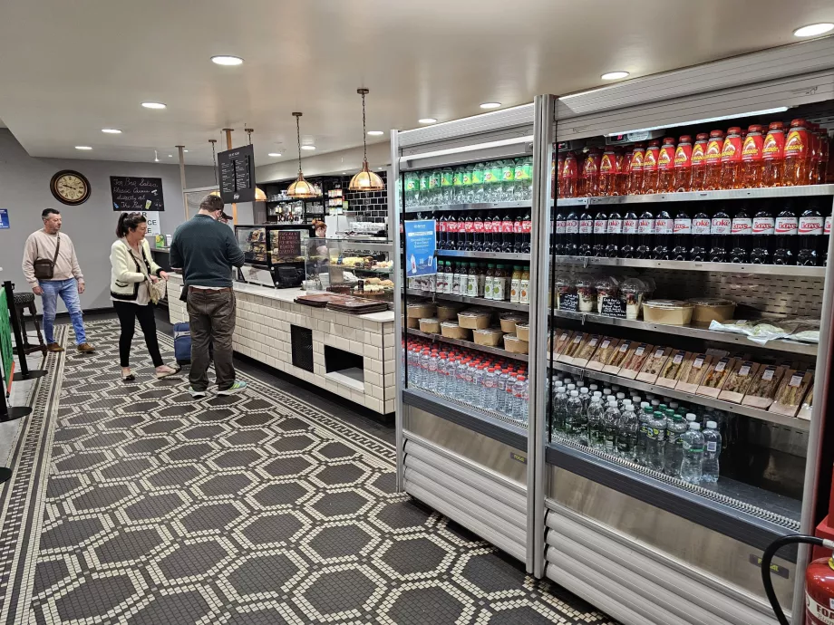 Restaurantul aeroportului, partea publică