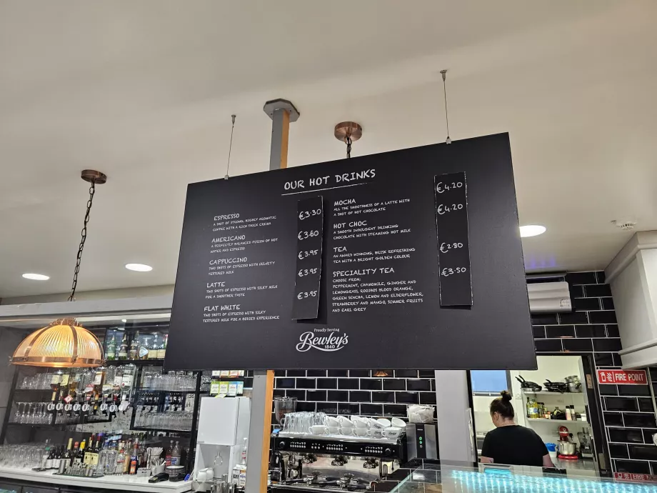 Prețuri în restaurantul aeroportului, secțiunea publică