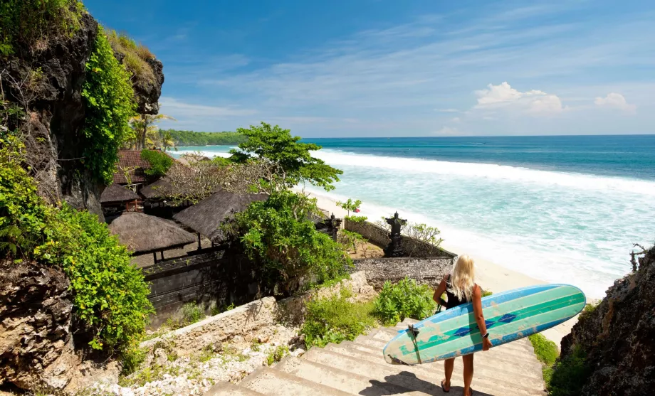 Surfing în Bali