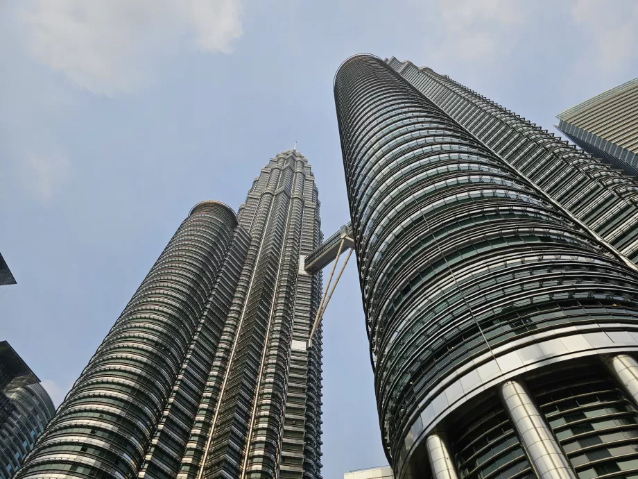 Turnurile gemene Petronas