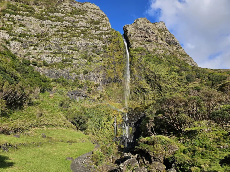 Cascada Bacalhau în vreme calmă