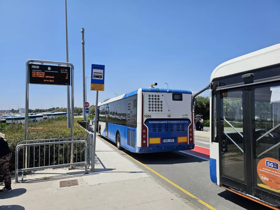 Stație de autobuz pentru transportul public