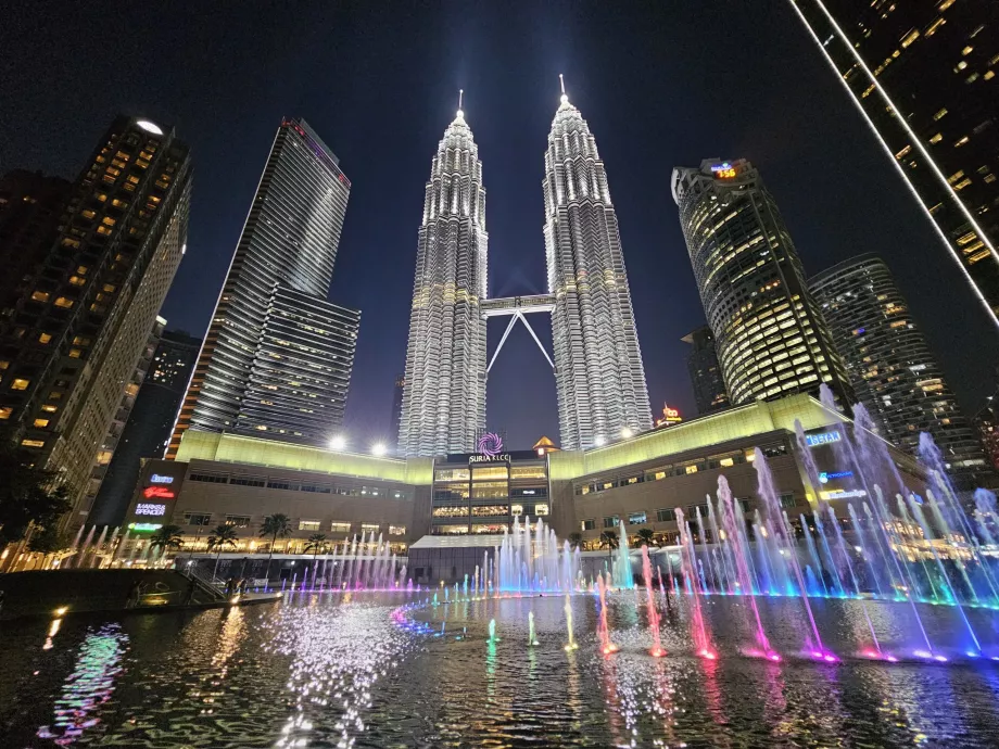Turnurile gemene Petronas