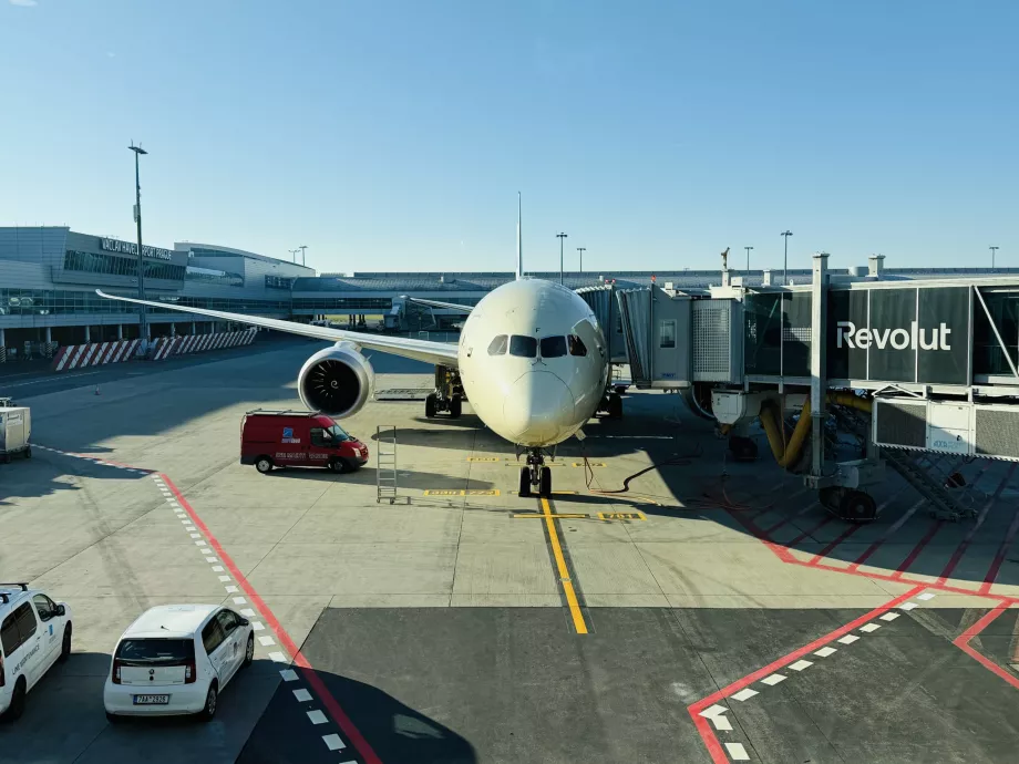 Boeing 787-9 cu numărul de înmatriculare A6-BNF