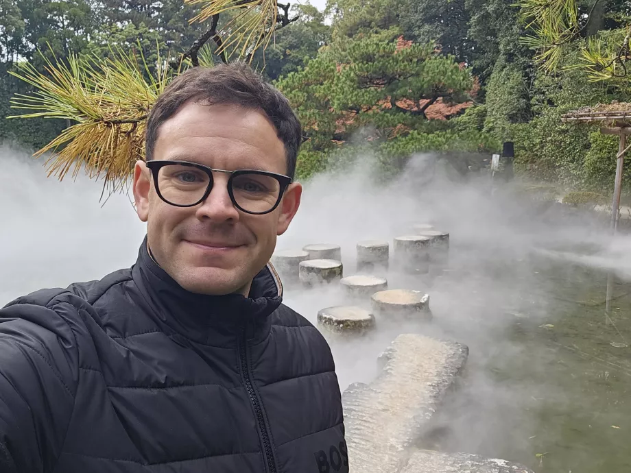 Eu în grădinile sanctuarului Heian-Jing